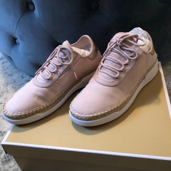 NWT Michael Kors Finch Lace Up Canvas Sneakers - Picture 3 of 10